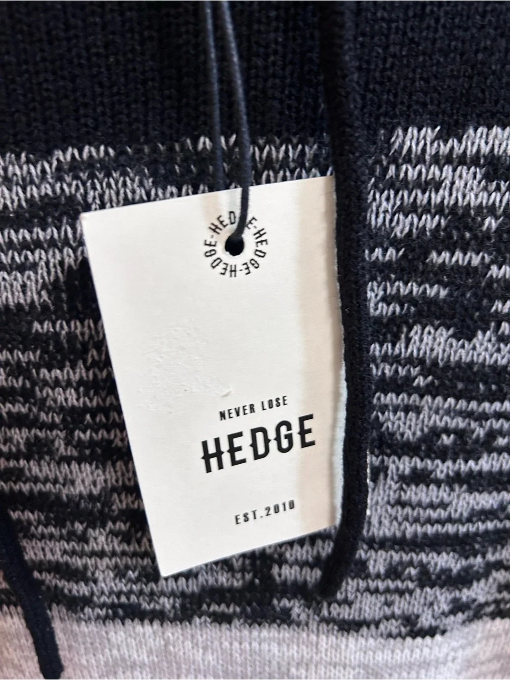 NWT HEDGE Men's Colorblock Knit Pullover Hoodie Sweater Gray & Black Size Large